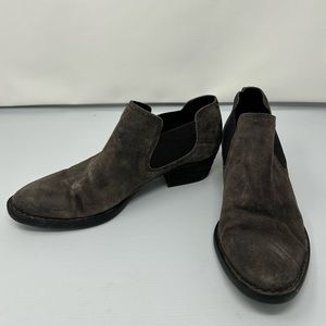 Born Dallia Booties Sz 9 Suede Leather Ankle Boot Black Gray Distressed